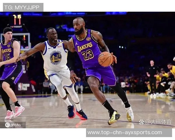 詹姆斯时期热火与勇士的巅峰对决与篮球传奇的交织之路